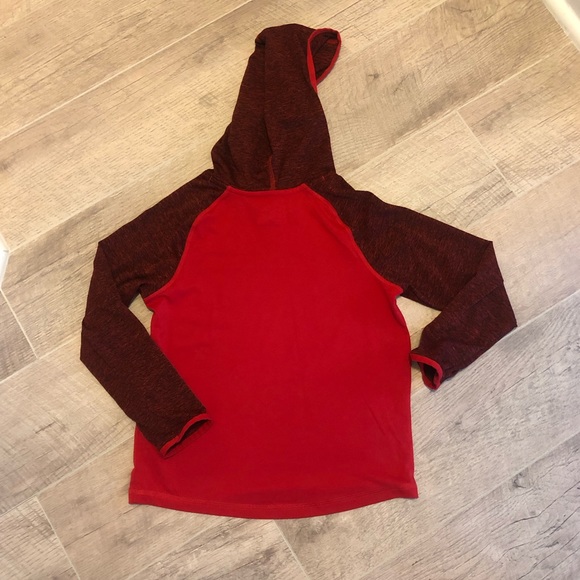 Boy’s Under Armour Long Sleeve - Picture 2 of 3